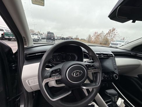 Used 2023 Hyundai Tucson SE image 16