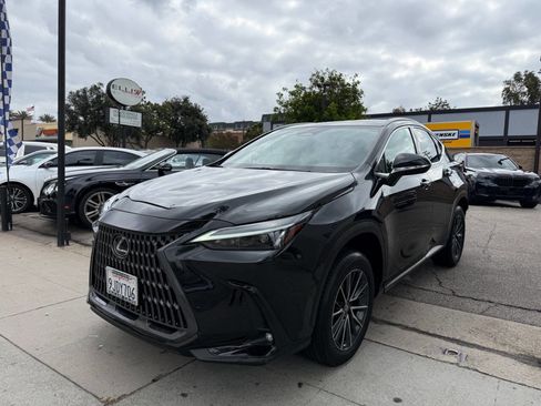 Used 2024 Lexus NX 250 FWD image 5