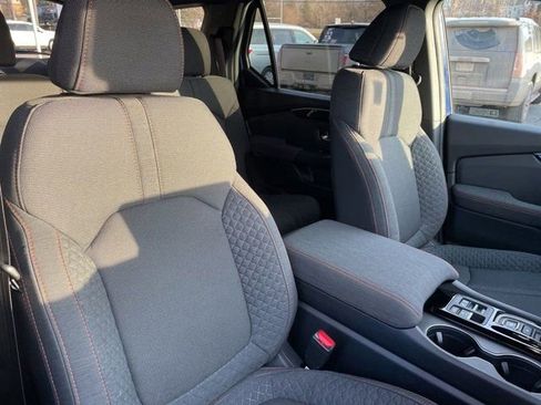 Used 2025 Honda Pilot Sport image 12