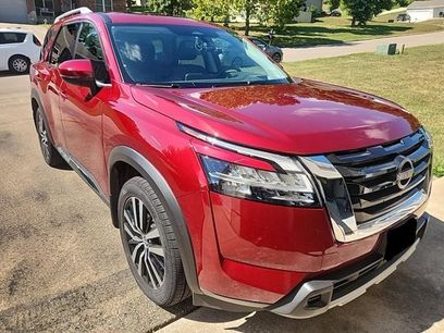 Used 2023 Nissan Pathfinder Platinum w/ Cargo Package
