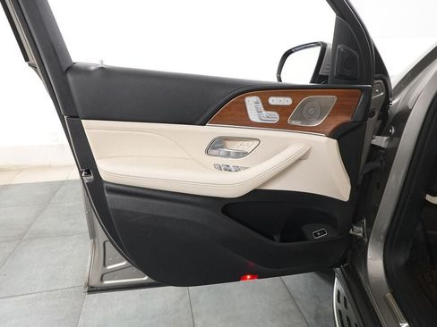 Used 2022 Mercedes-Benz GLS 450 4MATIC image 25