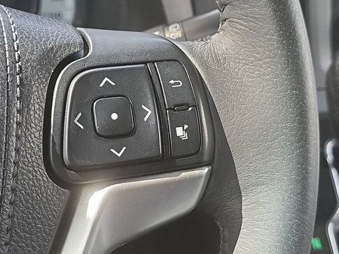 Used 2015 Toyota Sienna SE image 16