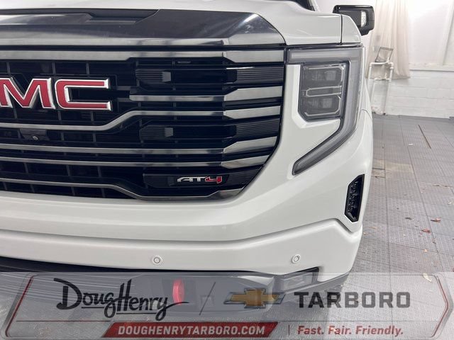 Used 2023 GMC Sierra 1500 AT4 w/ Technology Package AWD/4WD image 11