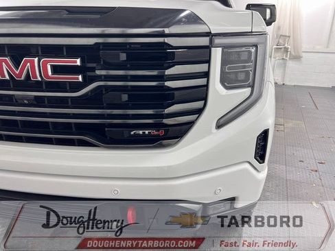 Used 2023 GMC Sierra 1500 AT4 w/ Technology Package AWD/4WD image 11