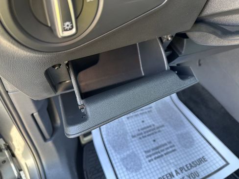 Certified 2022 Volkswagen Tiguan SEL R-Line image 15