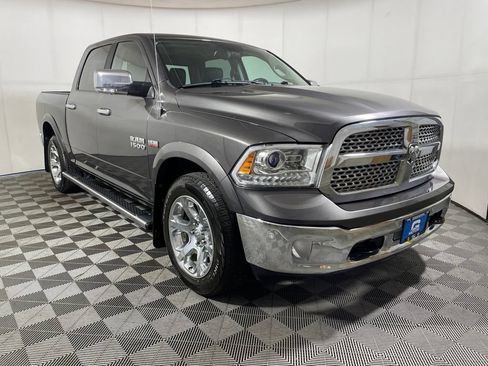Used 2018 RAM 1500 Laramie w/ Convenience Group AWD/4WD image 2