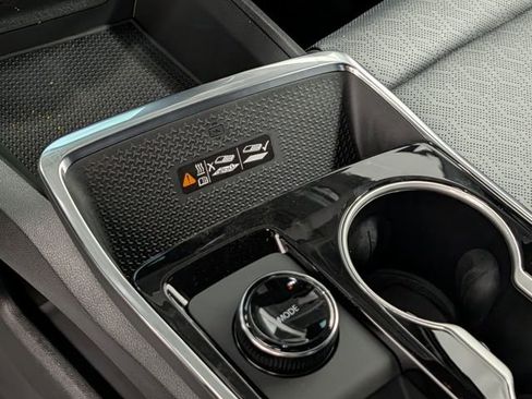 New 2026 Chevrolet Equinox LT w/ Convenience Package II image 24