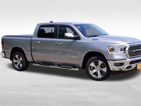Used 2023 RAM 1500 Laramie AWD/4WD image 2