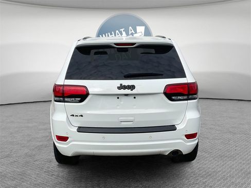 Used 2020 Jeep Grand Cherokee Altitude image 5