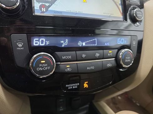 Used 2014 Nissan Rogue SL w/ SL Premium Package AWD/4WD image 23