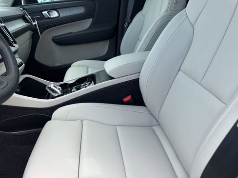 New 2026 Volvo XC40 B5 Ultra w/ Climate Package image 14