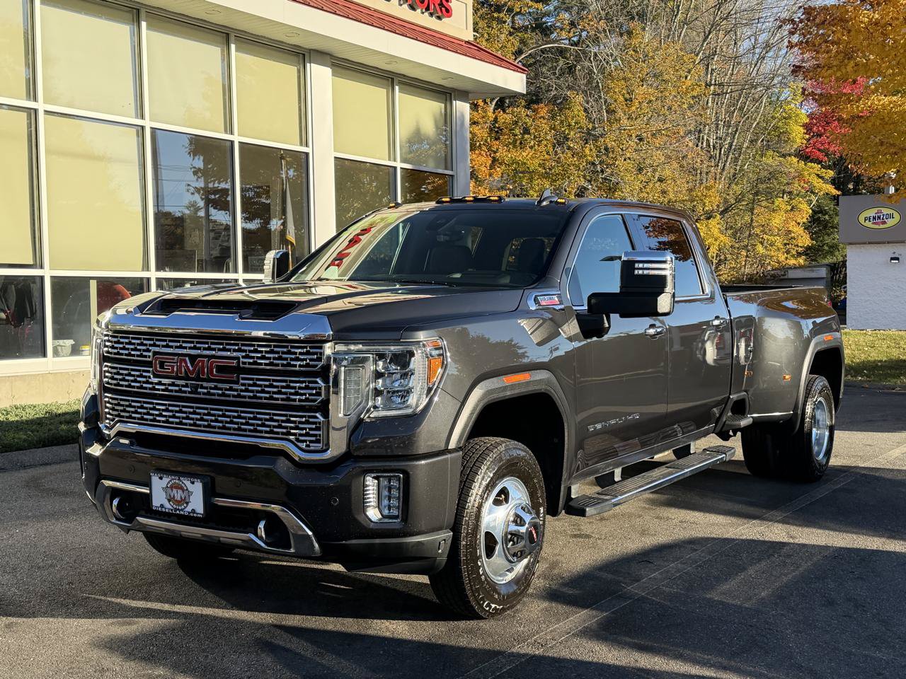 Used 2020 GMC Sierra 3500 Denali w/ Denali Ultimate Package AWD/4WD image 2