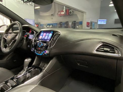Used 2018 Chevrolet Cruze Premier w/ Premier True North Edition FWD image 35