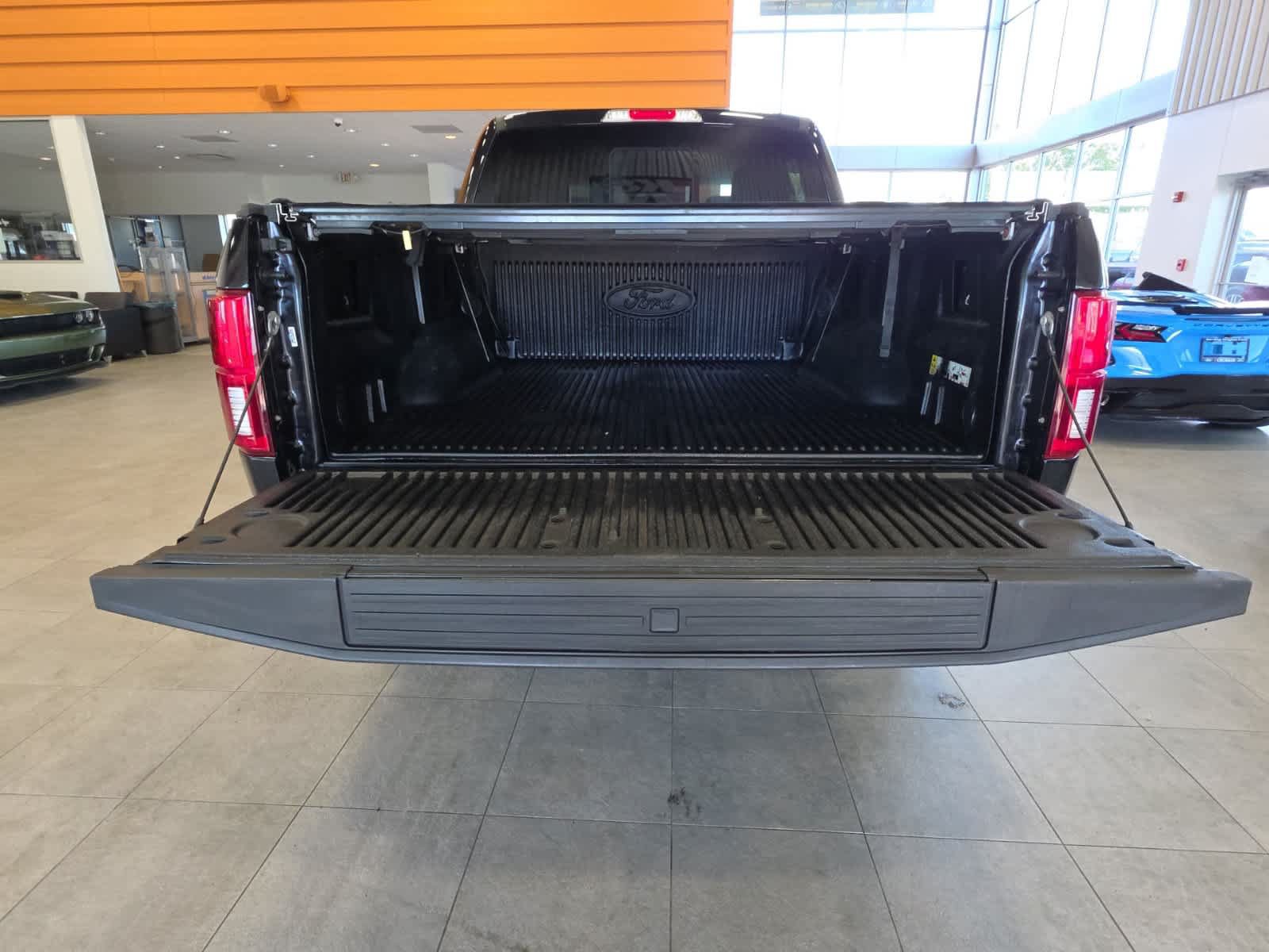 Used 2019 Ford F150 Lariat w/ Equipment Group 502A Luxury AWD/4WD image 8