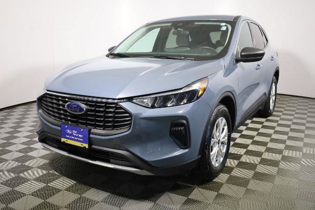 Certified 2023 Ford Escape Active w/ Tech Pack #1 AWD/4WD image 3