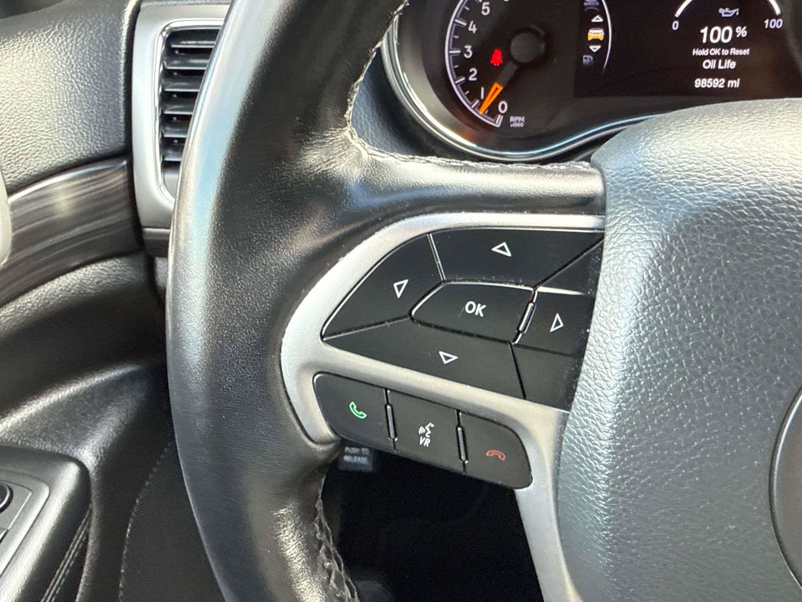 Used 2022 Jeep Grand Cherokee Laredo X AWD/4WD image 24