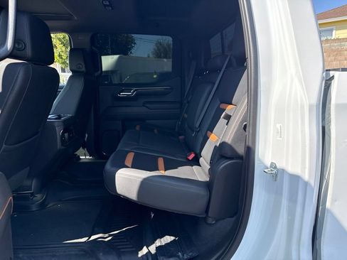 Used 2023 GMC Sierra 1500 AT4 w/ Technology Package AWD/4WD image 6