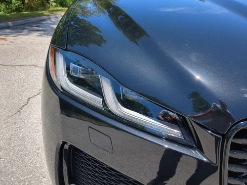 New 2026 Jaguar F-PACE R-Dynamic S image 9