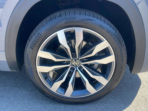 Used 2020 Volkswagen Atlas Cross Sport SEL R-Line AWD/4WD image 9