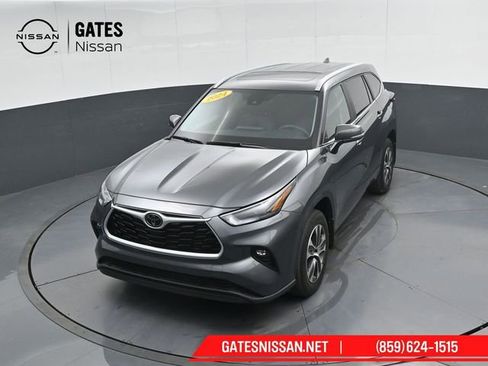 Used 2024 Toyota Highlander XLE AWD/4WD image 54