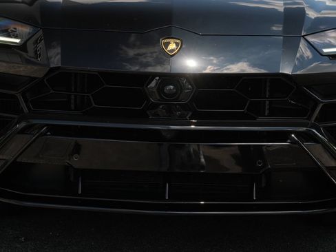 Used 2022 Lamborghini Urus AWD/4WD image 33