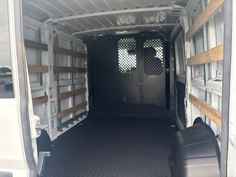 Used 2025 RAM ProMaster 2500 w/ U-Haul Equipment Group FWD image 5