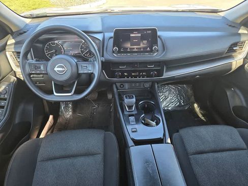 Used 2024 Nissan Rogue SV image 9