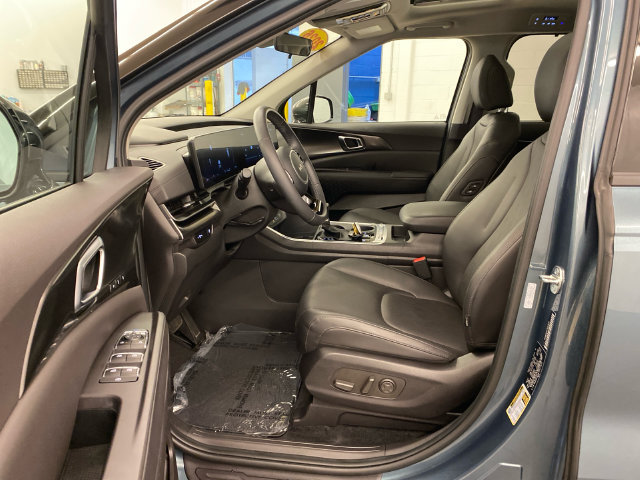 Used 2026 Kia Carnival SX w/ SX Dark Edition Package FWD image 25