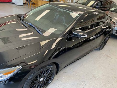 Used 2017 Nissan Maxima SR w/ Midnight Edition image 3