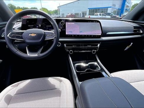 New 2026 Chevrolet Traverse LT FWD image 5