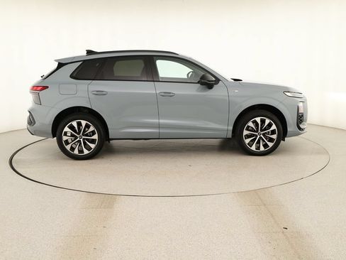 New 2026 Audi Q3 quattro 2.0T AWD/4WD image 8