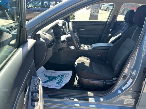 Used 2025 Nissan Sentra SV FWD image 7
