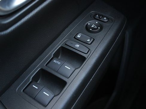 Used 2023 Honda CR-V LX image 16