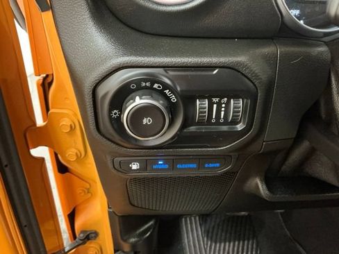 Used 2021 Jeep Wrangler Unlimited Sahara w/ Cold Weather Group AWD/4WD image 23