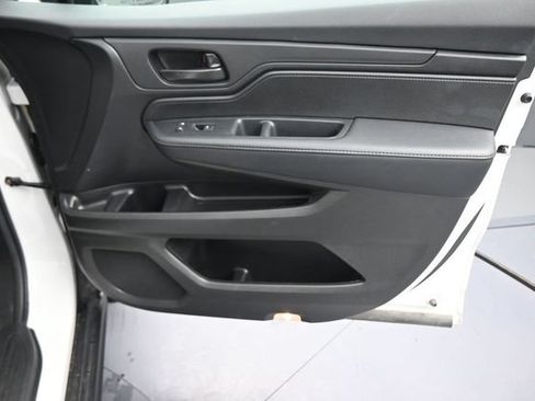 Used 2025 Honda Odyssey EX-L image 13