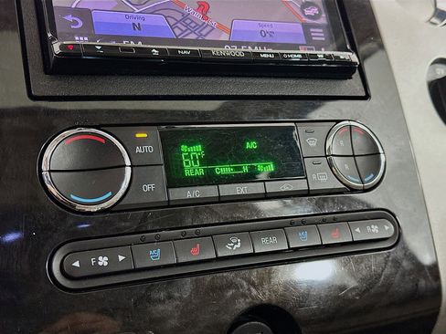 Used 2012 Ford Expedition Limited RWD image 24