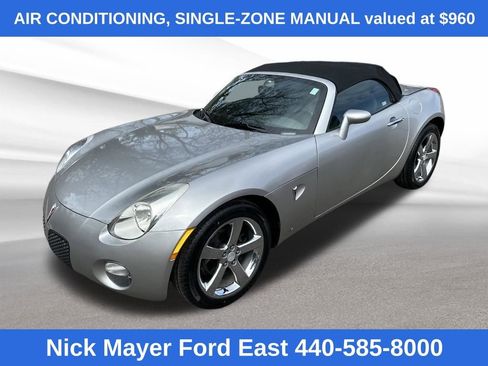 Used 2007 Pontiac Solstice Convertible w/ Premium Package image 3