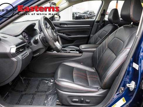 Used 2023 Nissan Altima 2.5 SR w/ SR Premium Package FWD image 14