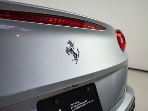 Used 2016 Ferrari California T RWD image 29