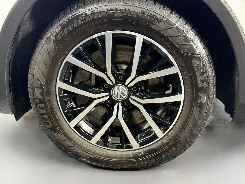 Used 2021 Volkswagen Tiguan SE AWD/4WD image 37