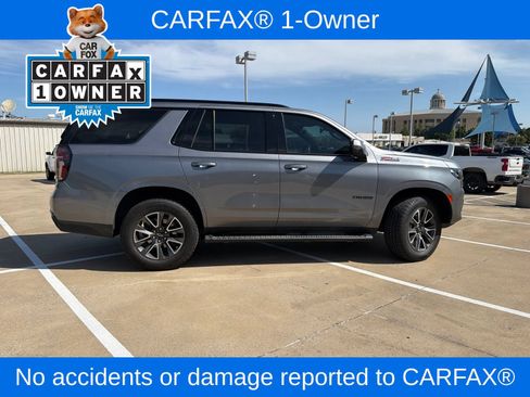 Used 2022 Chevrolet Tahoe Z71 w/ Luxury Package AWD/4WD image 2