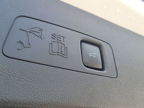 Used 2022 Lincoln Corsair AWD w/ Equipment Group 101A image 8