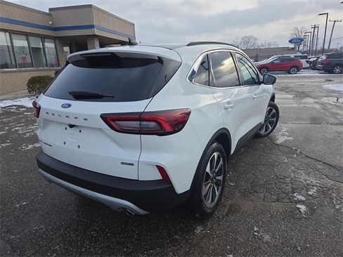 Certified 2024 Ford Escape Platinum w/ Premium Technology Package image 25