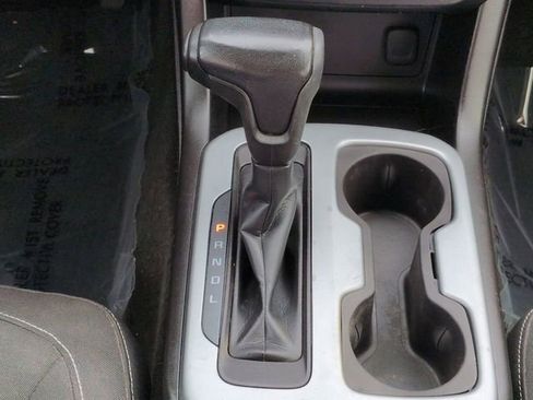 Used 2017 Chevrolet Colorado LT w/ LT Convenience Package RWD image 19