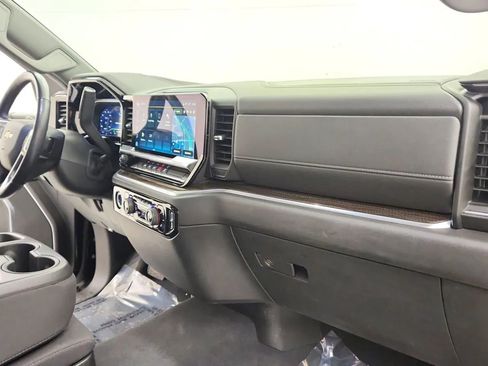 Used 2022 Chevrolet Silverado 1500 LT image 35