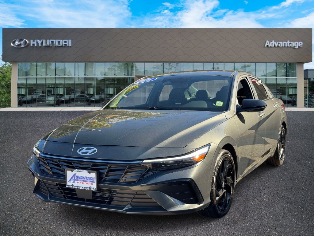 Certified 2026 Hyundai Elantra SEL Sport Premium FWD image 4