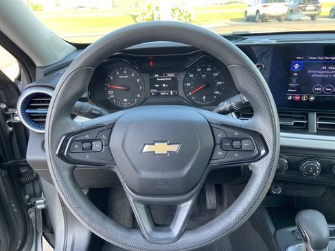 Used 2024 Chevrolet Trax LS w/ Driver Confidence Package FWD image 34
