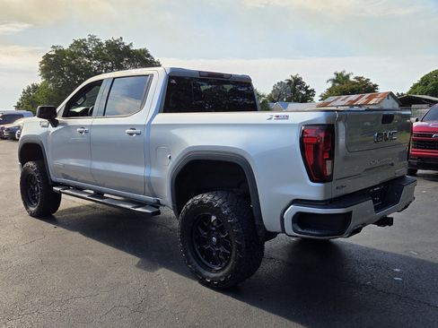 Used 2022 GMC Sierra 1500 Elevation w/ LPO, Elevation Black Package AWD/4WD image 3