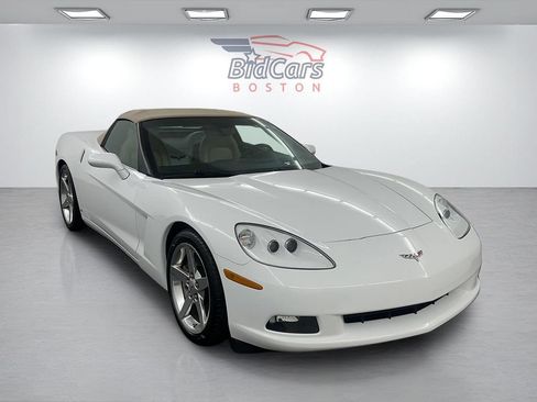 Used 2006 Chevrolet Corvette Convertible w/ Preferred Equipment Group RWD image 3