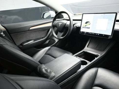 Used 2021 Tesla Model 3 Standard Range Plus RWD image 13